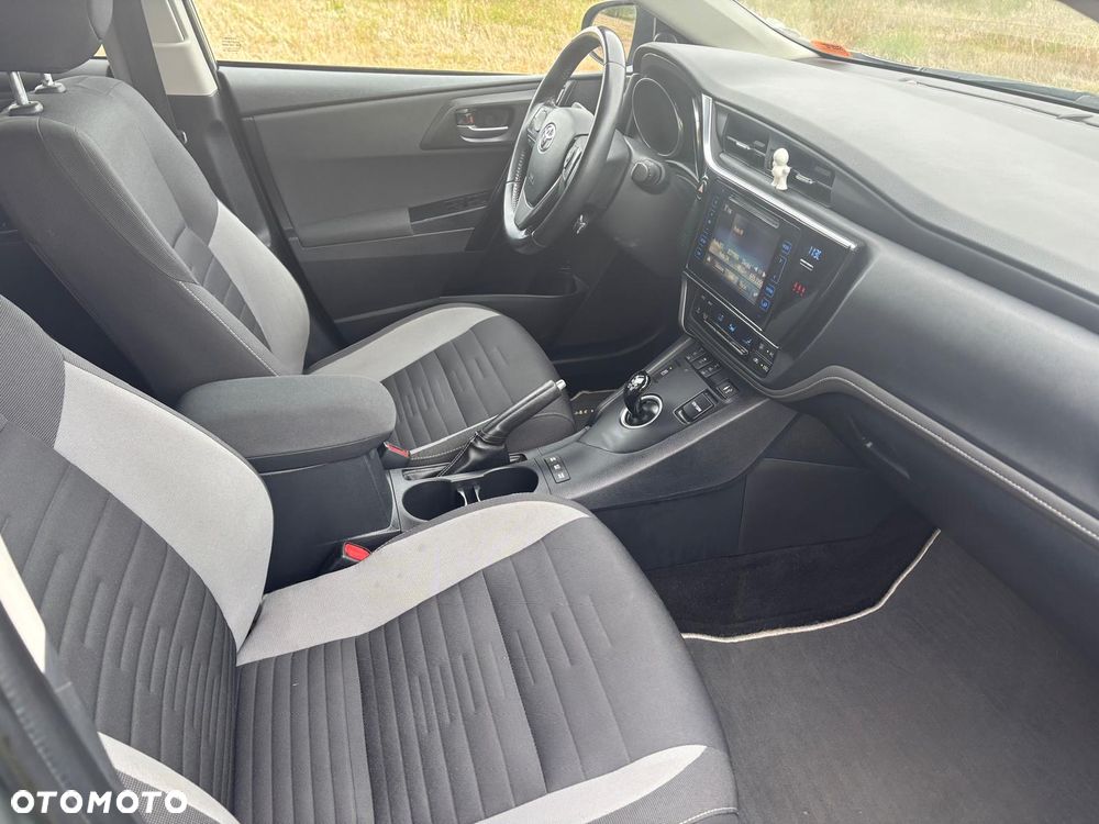 Toyota Auris 1.8 HSD Luna - 15