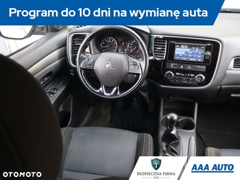 Mitsubishi Outlander - 9