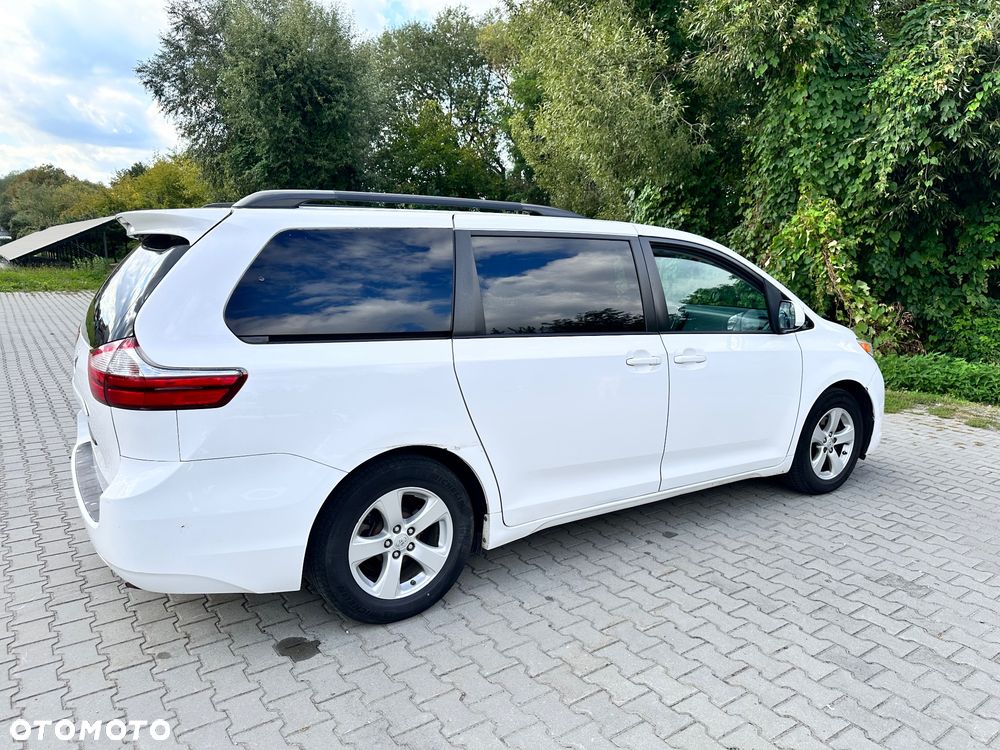 Toyota Sienna 3.5 V6 - 2
