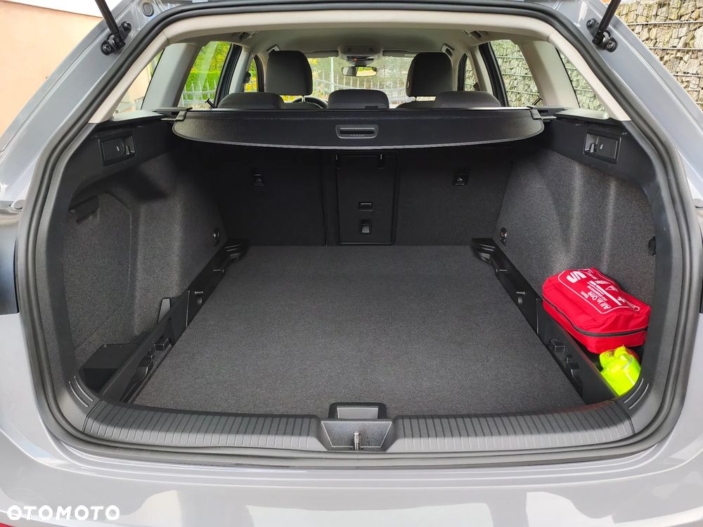 Volkswagen Golf 2.0 TDI SCR IQ.DRIVE - 25