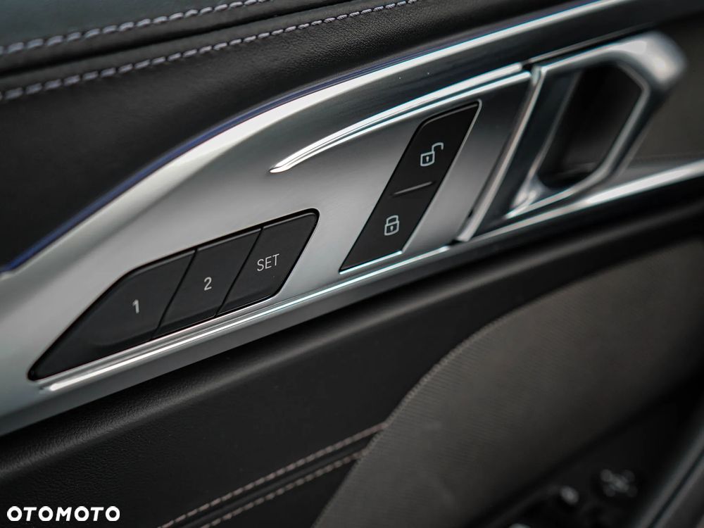 BMW Seria 8 - 20