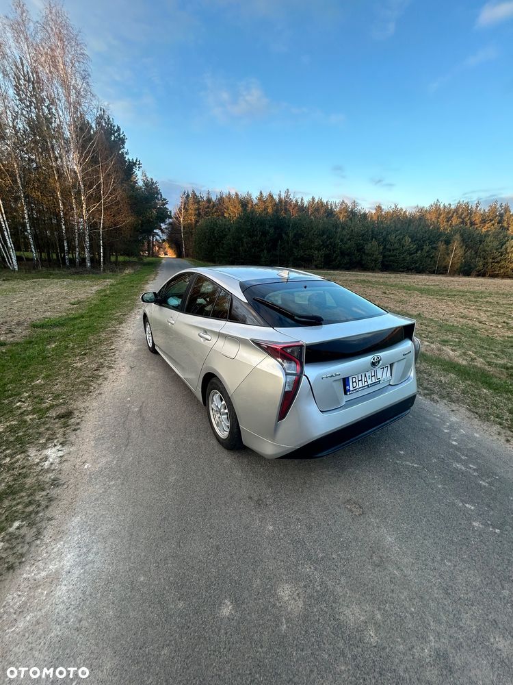 Toyota Prius Hybrid - 3