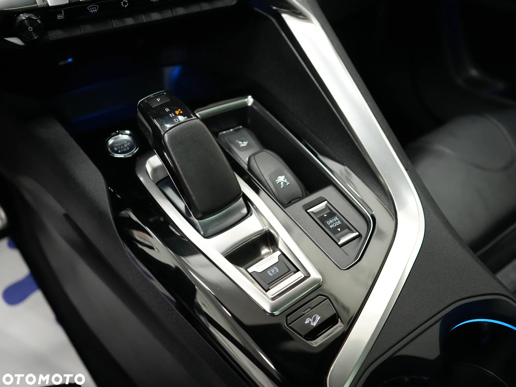 Peugeot 3008 1.6 PureTech HYbrid4 GT S&S EAT8 - 22
