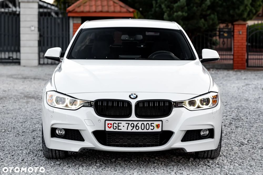 BMW Seria 3 320d xDrive M Sport - 4
