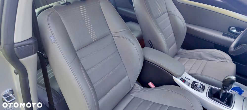 Renault Laguna dCi 150 FAP Night and Day - 29