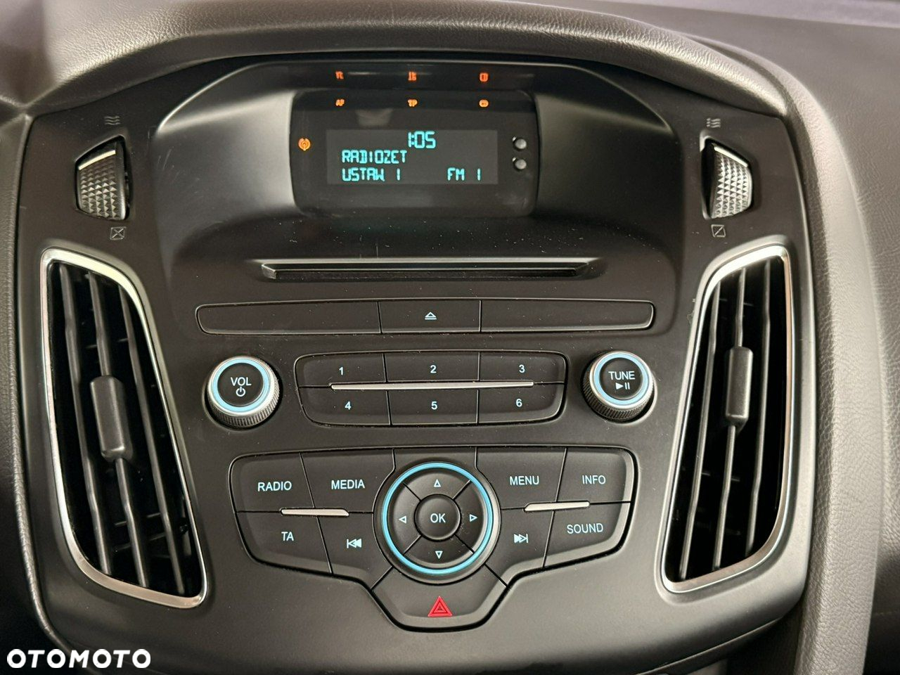 Ford Focus - 25