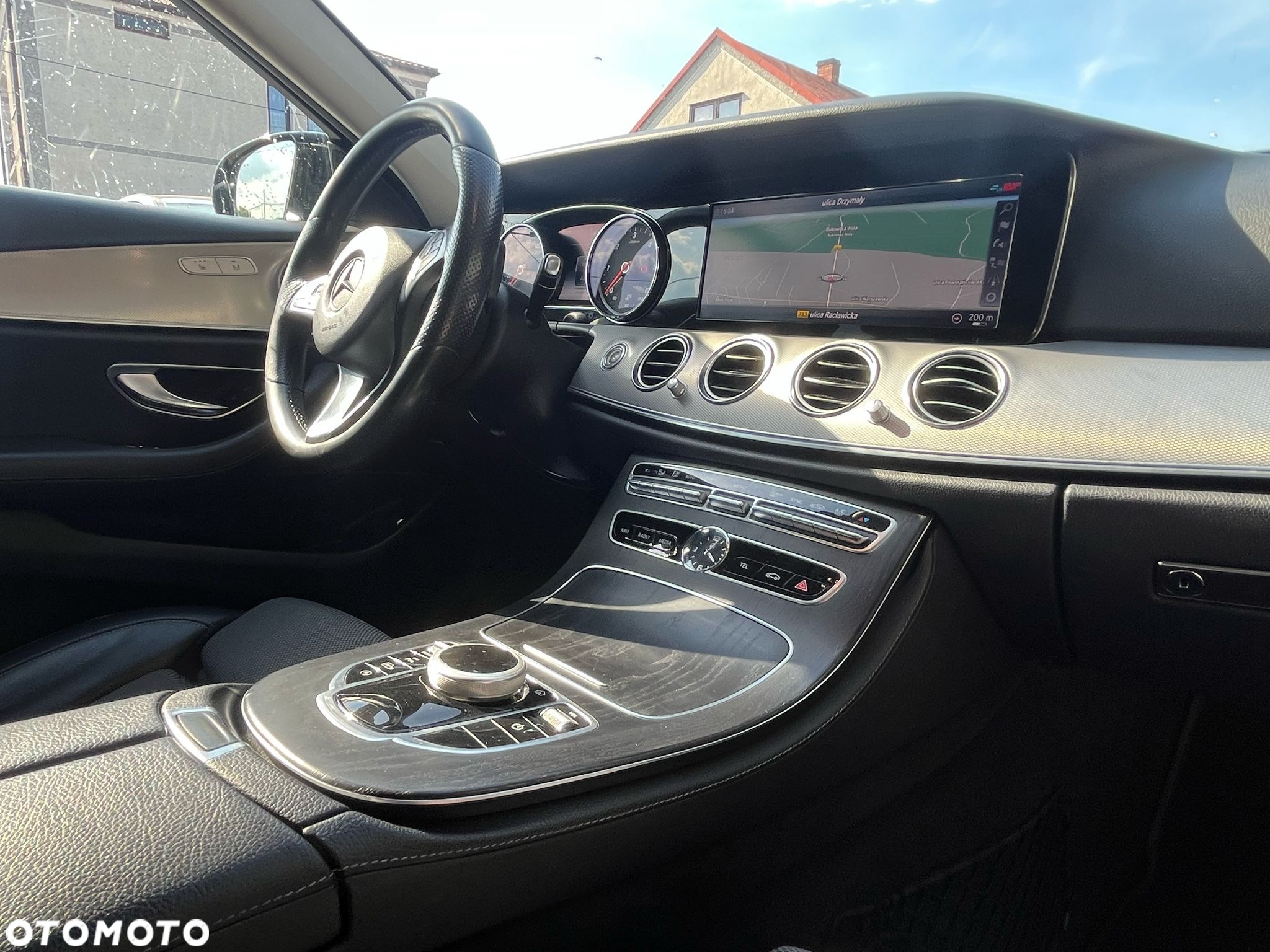 Mercedes-Benz Klasa E 220 d 9G-TRONIC AMG Line - 24