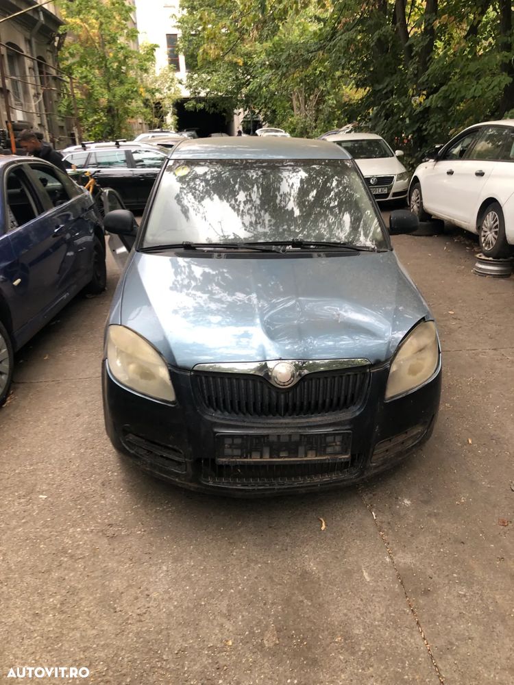 Dezmembrez Skoda Fabia 2 2009 bleo 1,2 benzina - 6