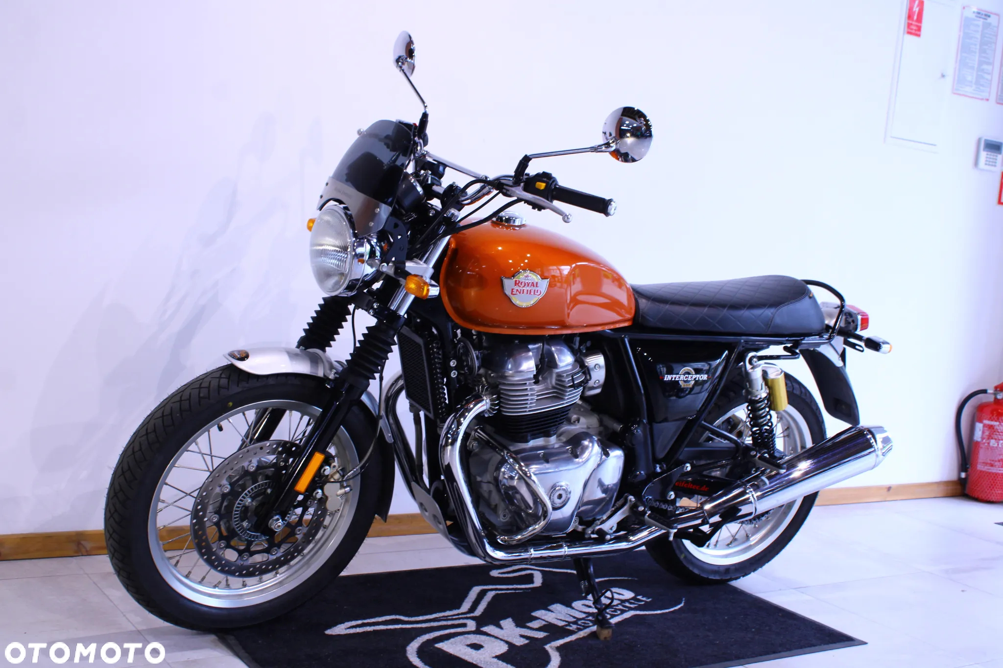 Royal Enfield Interceptor - 4
