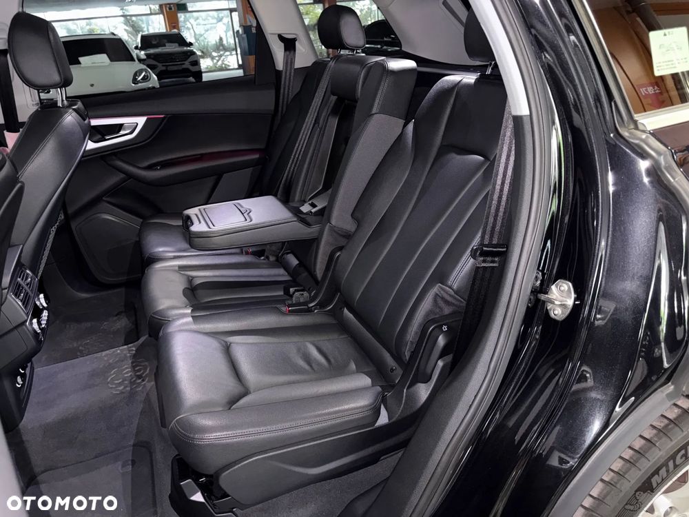 Audi Q7 - 7