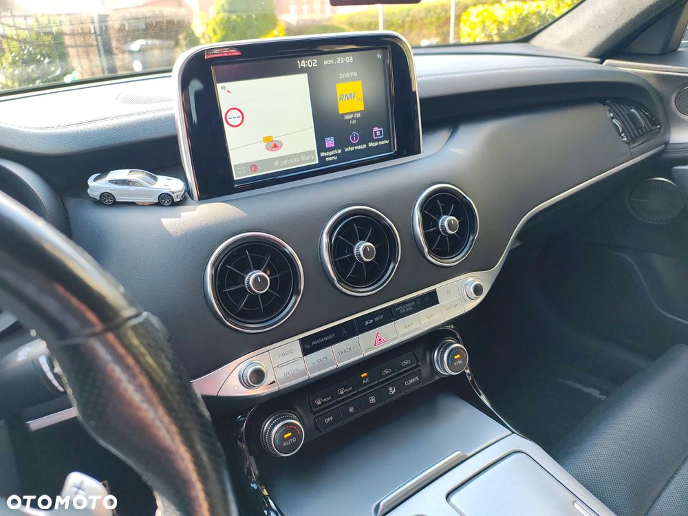 Kia Stinger 2.0 T-GDI GT Line - 13