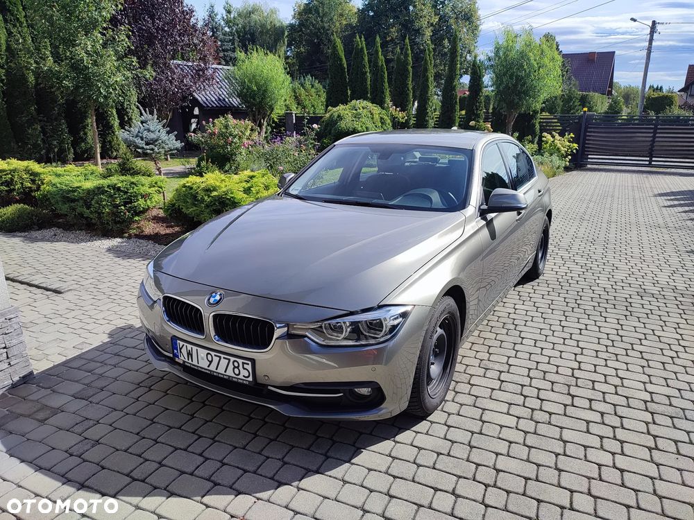 BMW Seria 3 320d Sport Line - 3