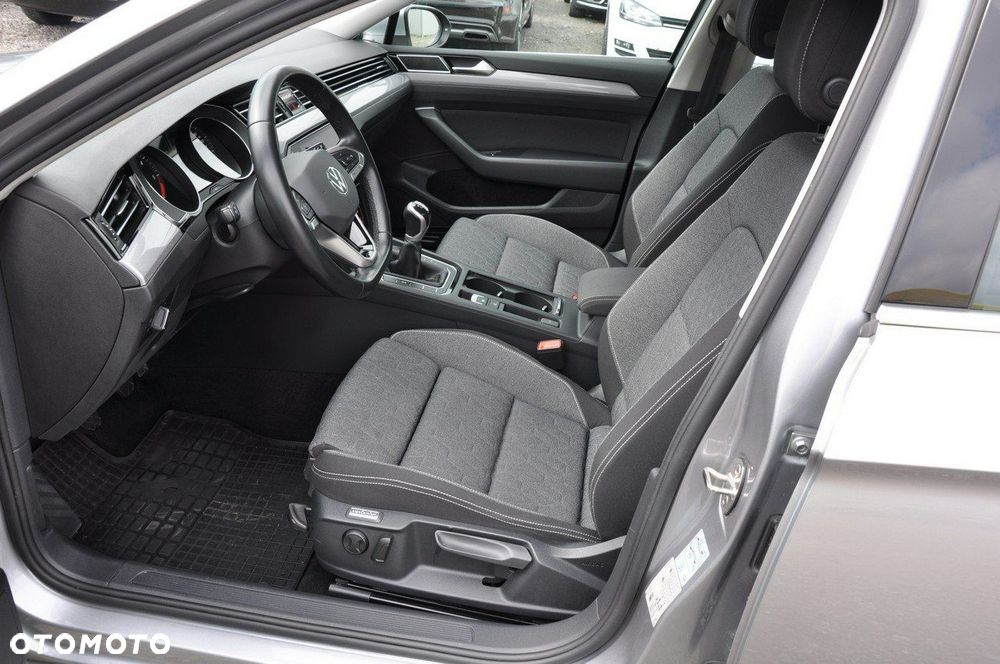 Volkswagen Passat - 10
