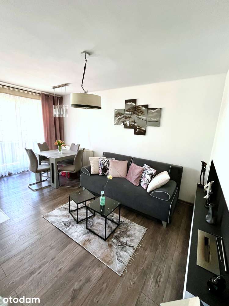 Centrum Wodzisławia: słoneczne 2 pokoje + balkon i duża piwnica
