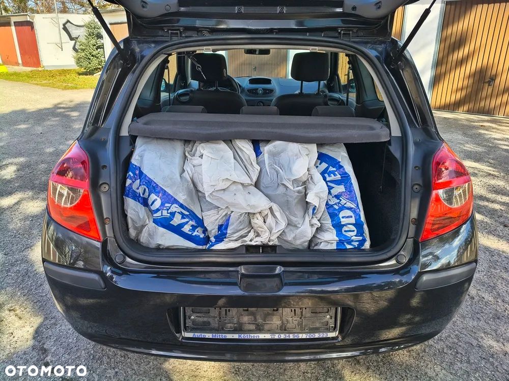 Renault Clio 1.2 16V Authentique - 30