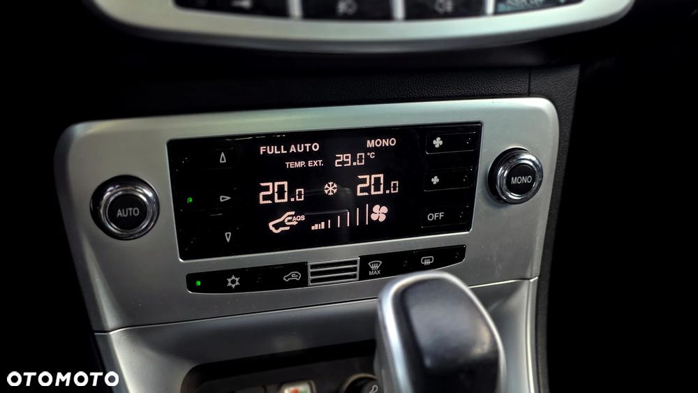 Lancia Delta 1.8 T-Jet Platino Sportronic - 17