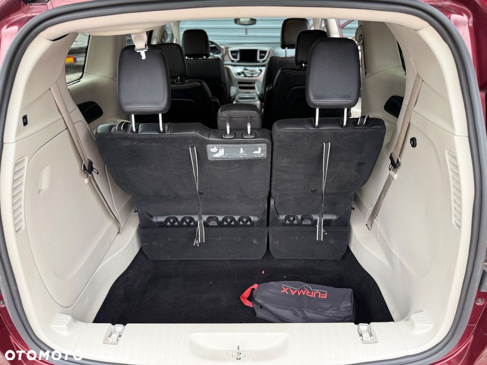 Chrysler Pacifica - 31