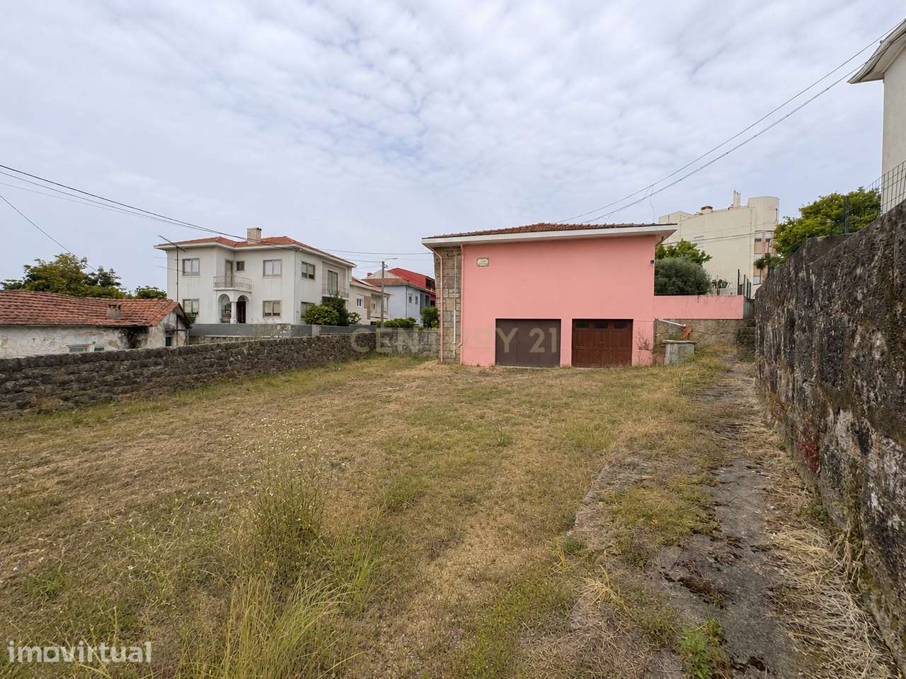 Moradia de 3 Frentes com Garagem e Terreno | Rio Tinto – Gondomar, Por - Grande imagem: 2/16