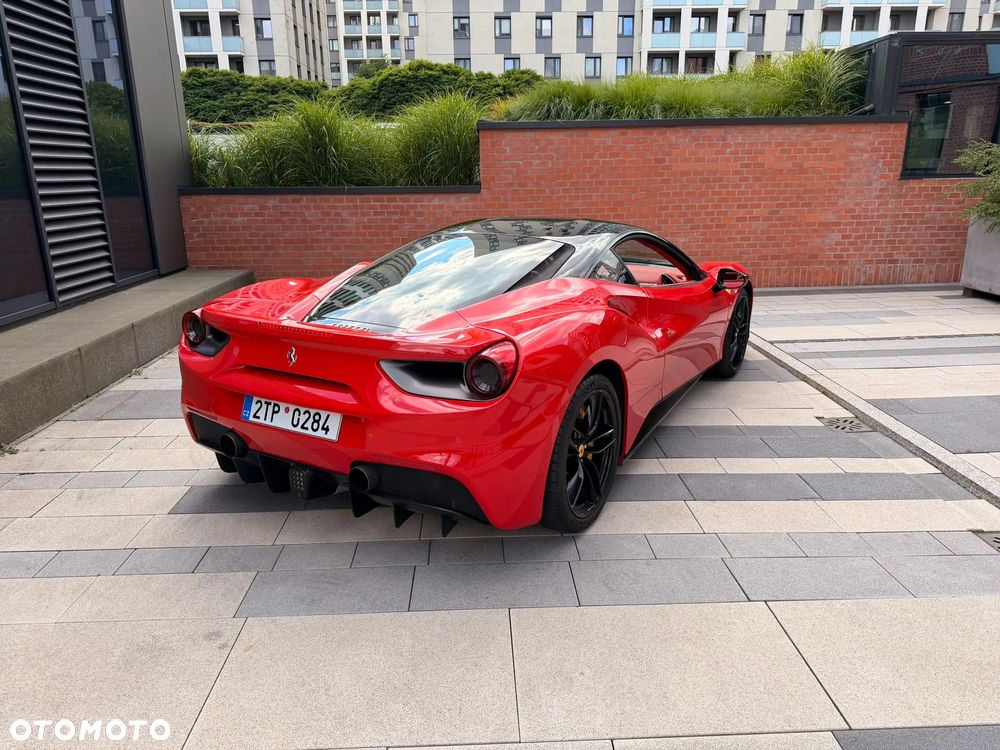 Ferrari 488 - 10