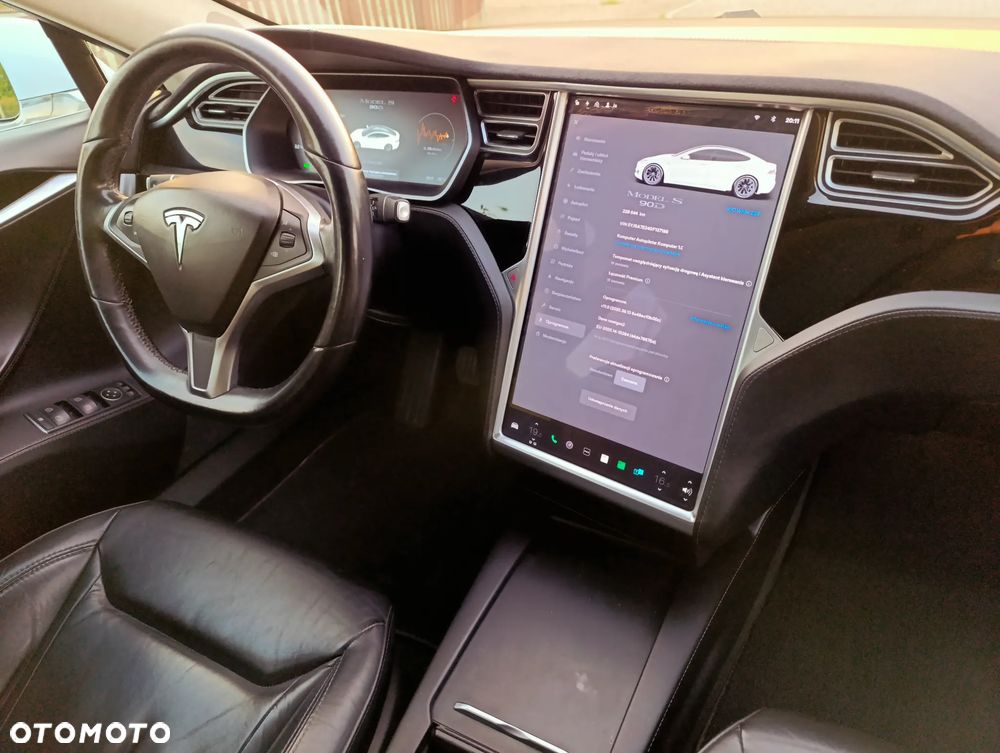 Tesla Model S Long Range Plus - 3