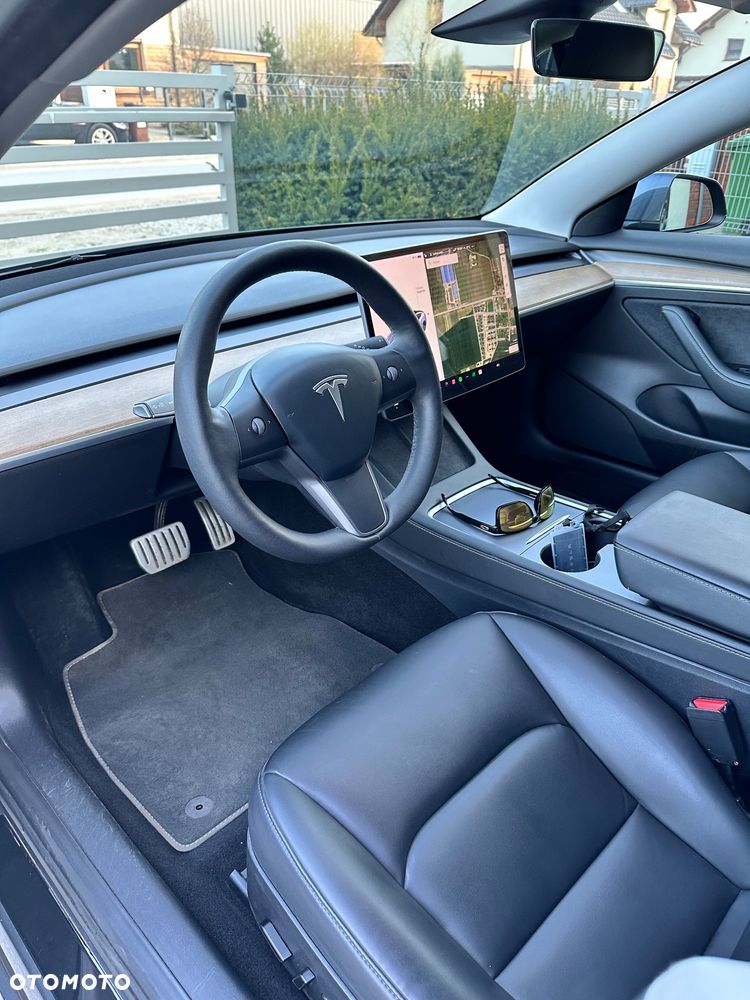 Tesla Model 3 - 6