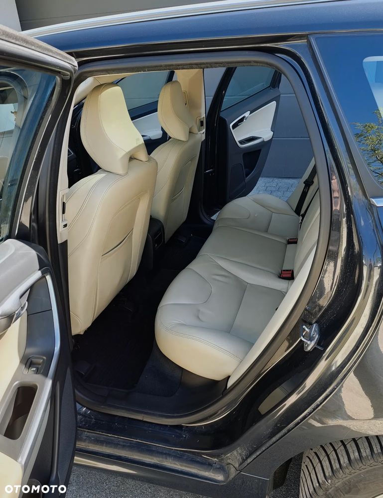 Volvo XC 60 D4 AWD Summum - 4