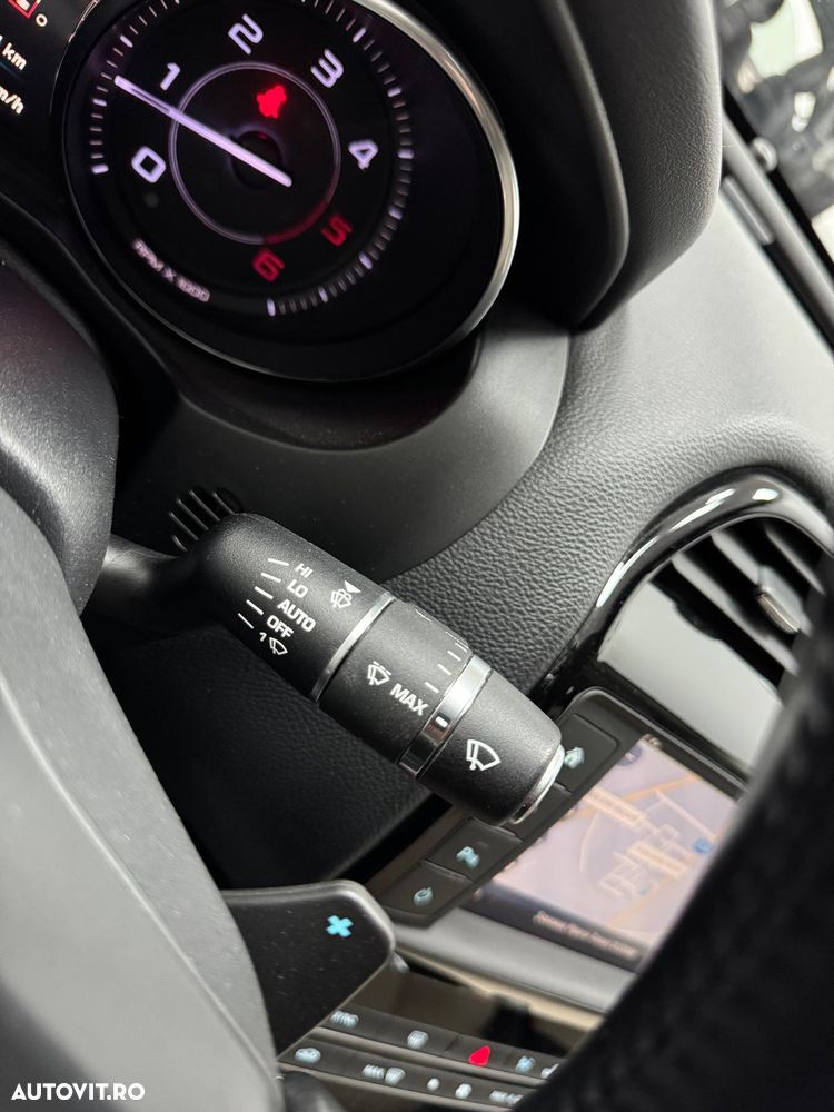 Jaguar XE 20d Aut. Portfolio - 30