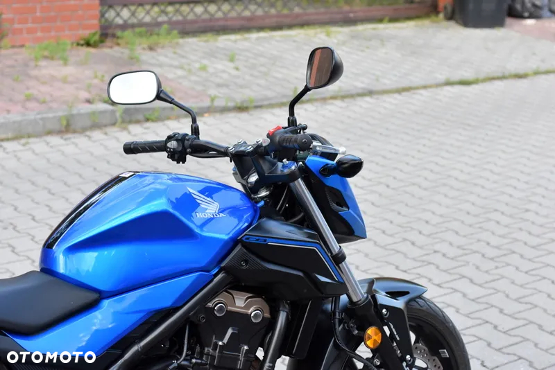 Honda CB - 12
