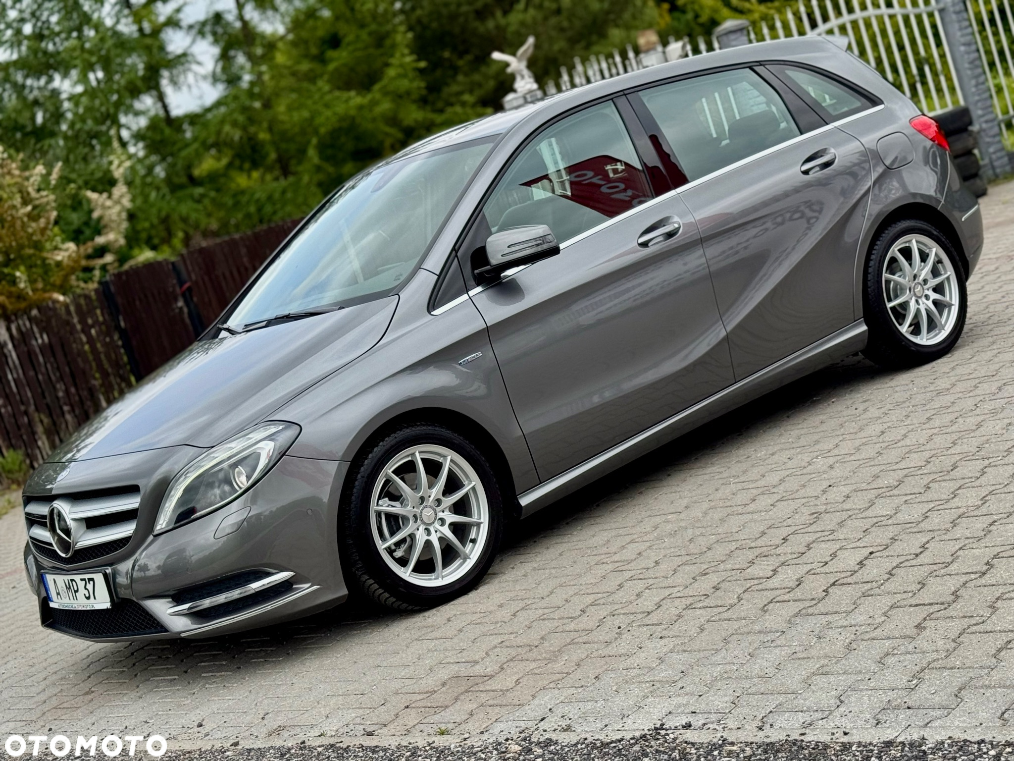 Mercedes-Benz Klasa B 180 BlueEFFICIENCY Edition - 2
