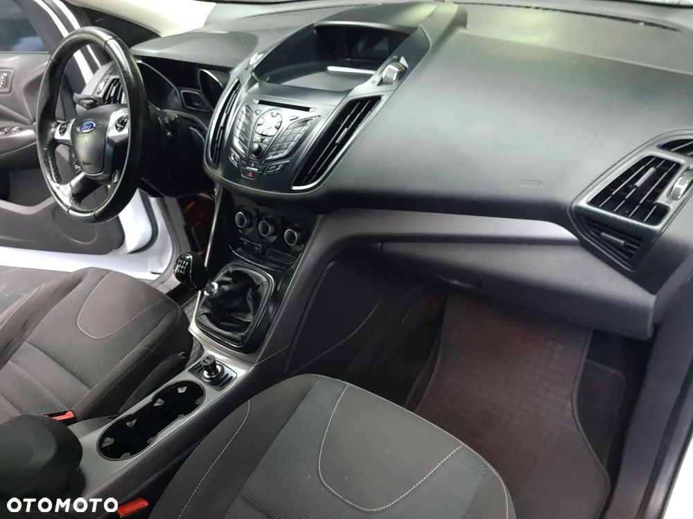 Ford Kuga 2.0 TDCi 2x4 Trend - 28