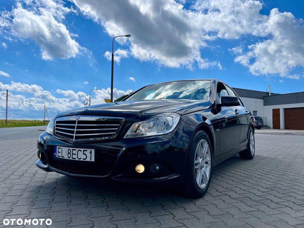 Mercedes-Benz Klasa C 180 CGI BlueEff Elegance - 2