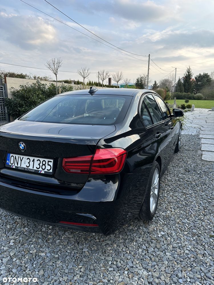 BMW Seria 3 320d xDrive M Sport - 17