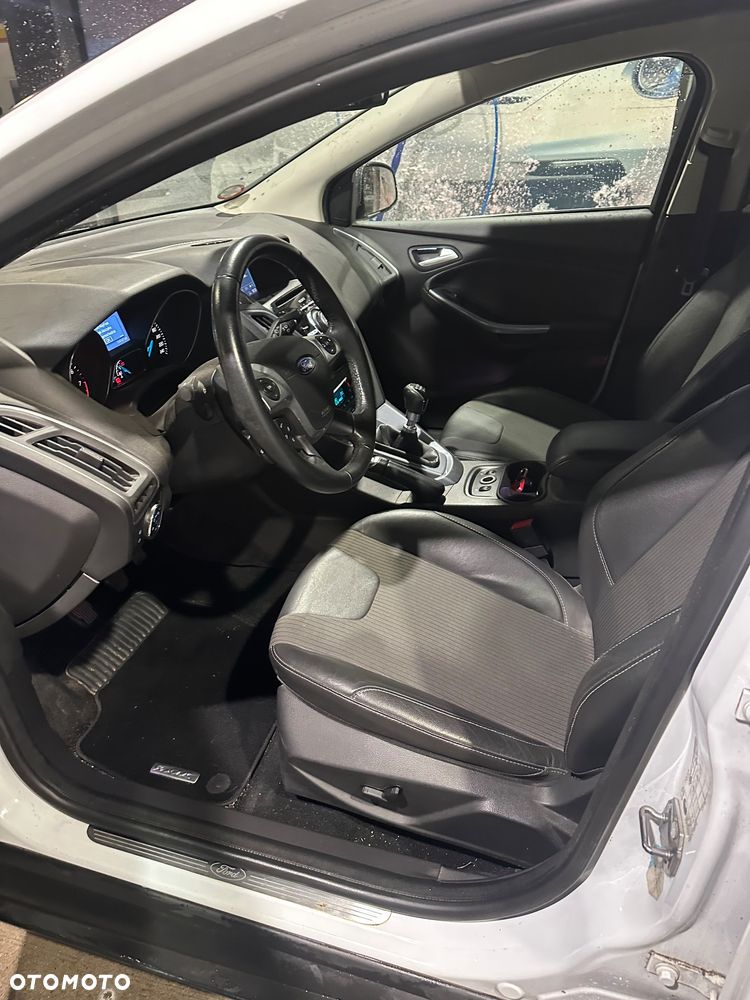 Ford Focus 1.0 EcoBoost Start-Stopp-System ST-LINE - 29