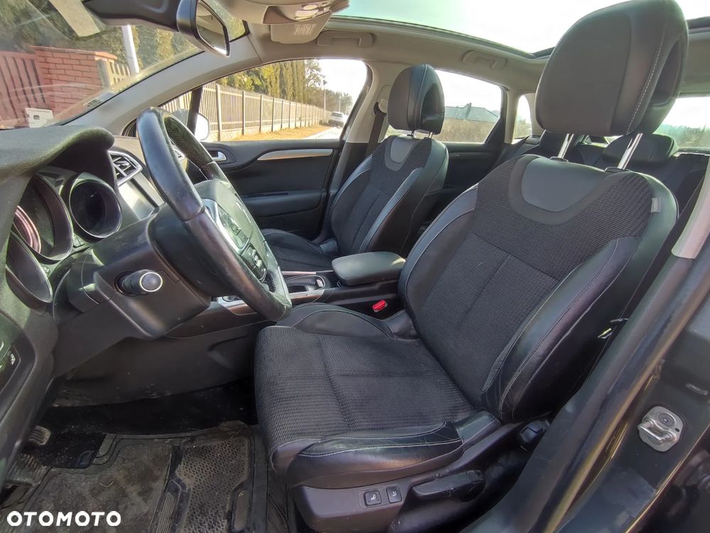 Citroën C4 2.0 HDi Exclusive - 19
