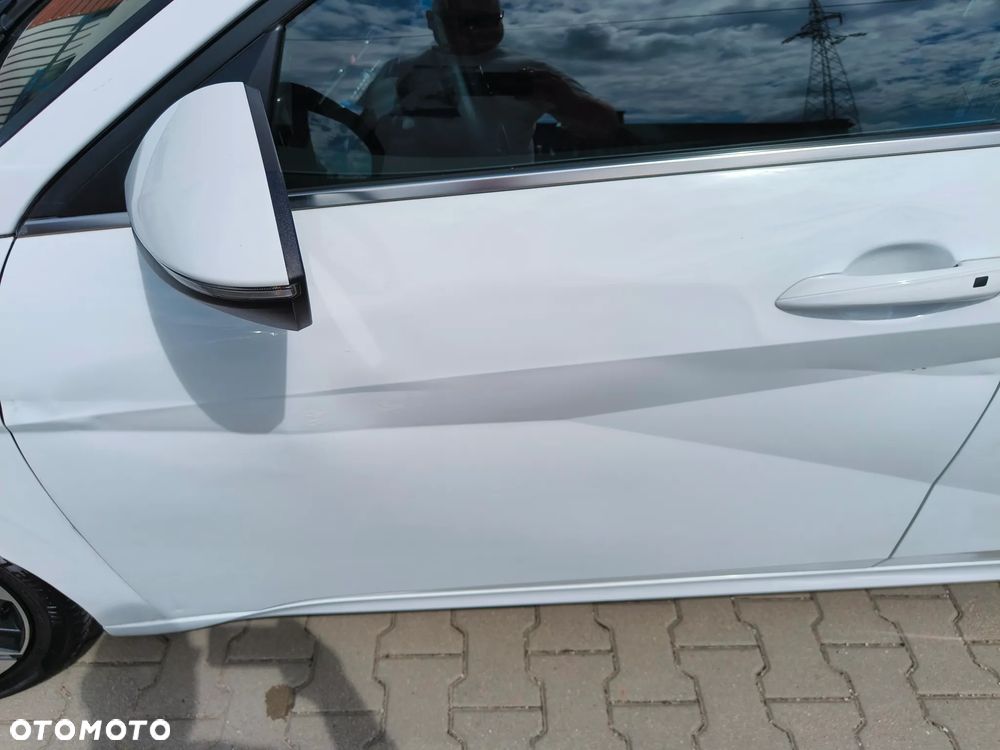 Hyundai Elantra 1.6 Executive - 6