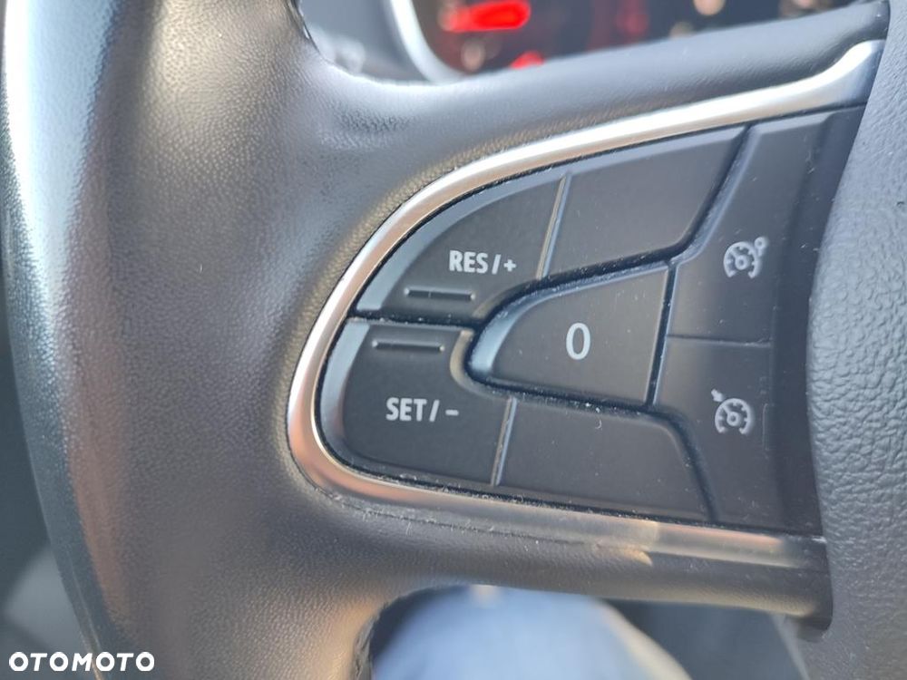 Renault Megane 1.3 TCe FAP Zen - 18