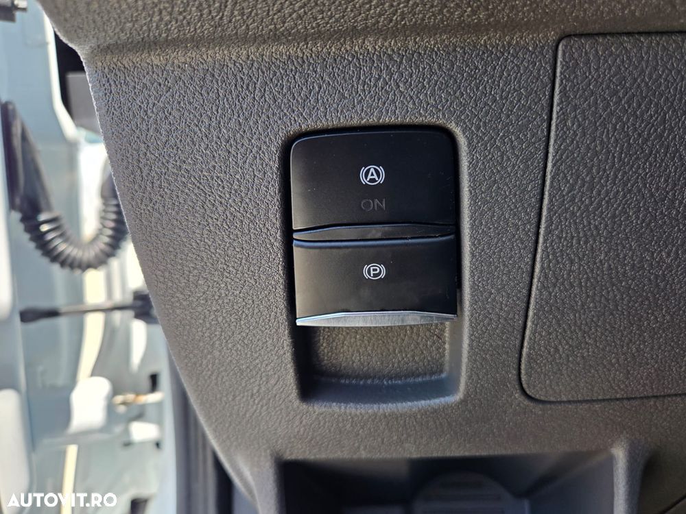 Ford New Transit EcoBlue L2H2 - 37