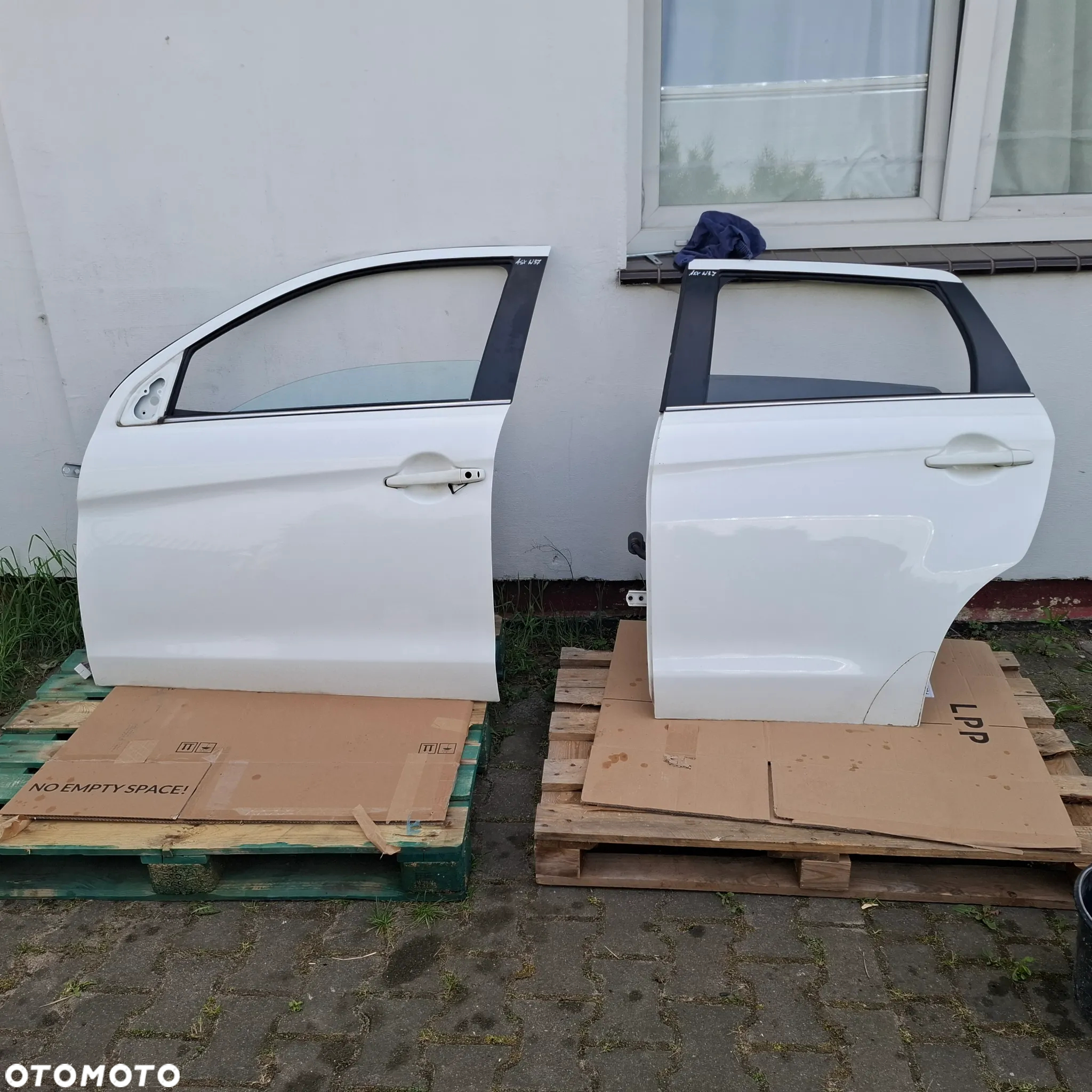 MITSUBISHI ASX 10-22 DRZWI LEWA STRONA W37 BIAŁE Przód lewe tył lewe - 2