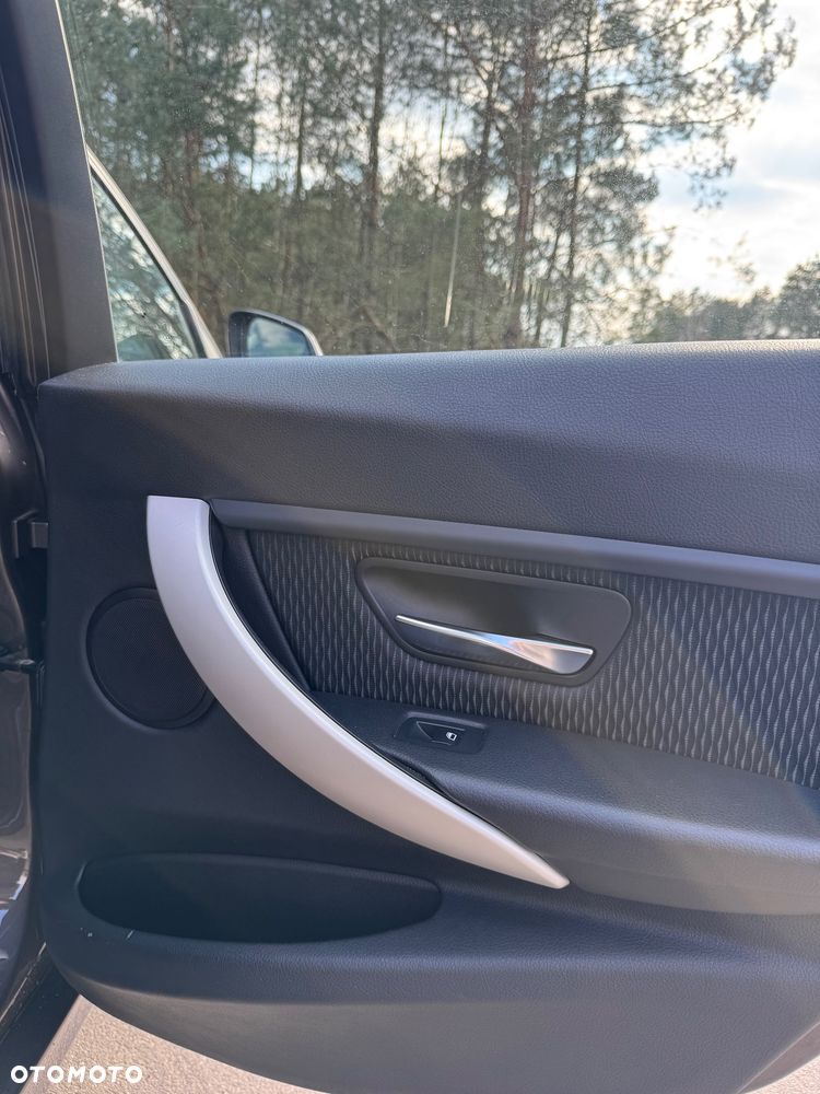 BMW Seria 3 318d - 13