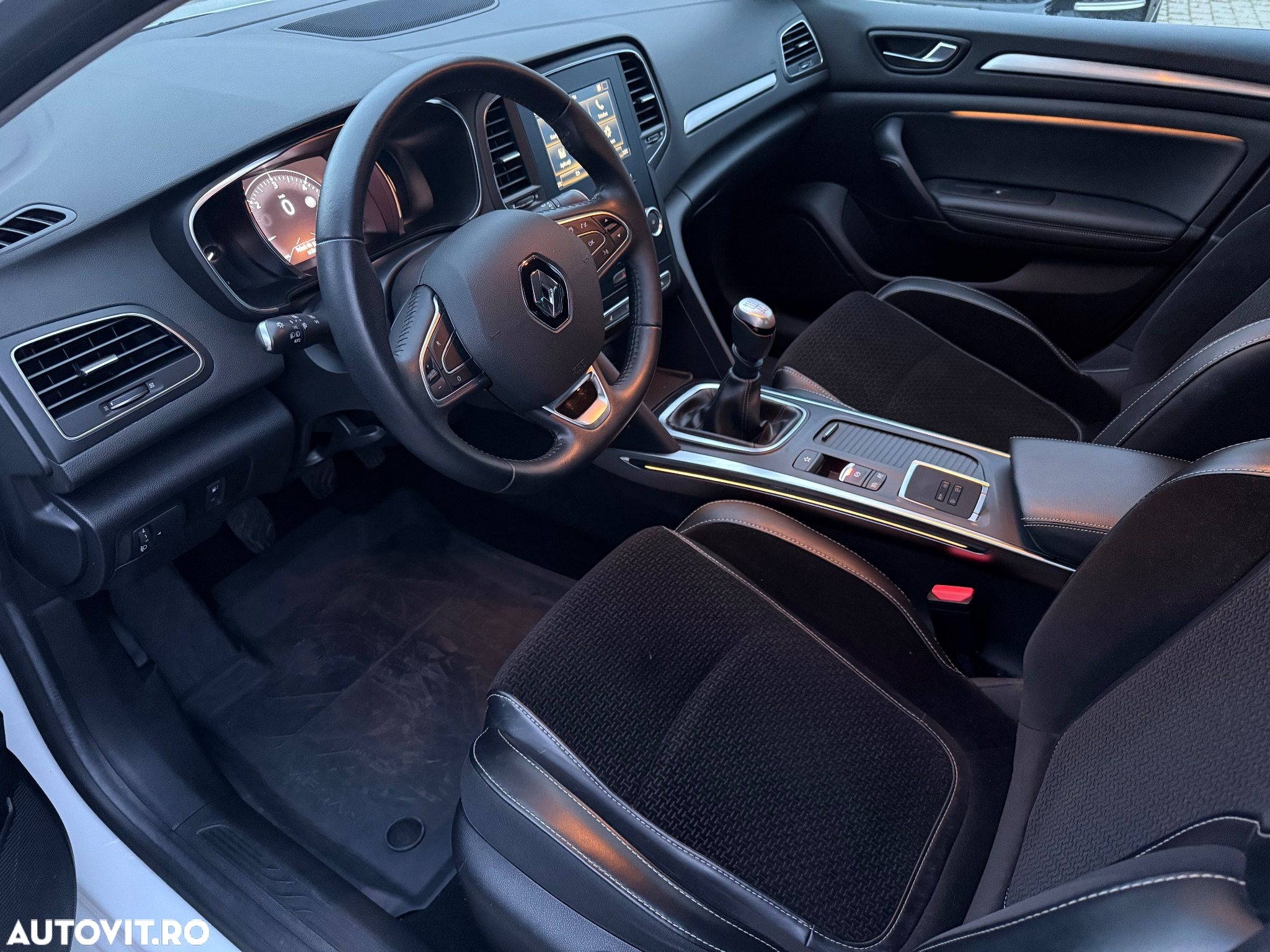 Renault Megane Blue dCi 116 Intens - 13