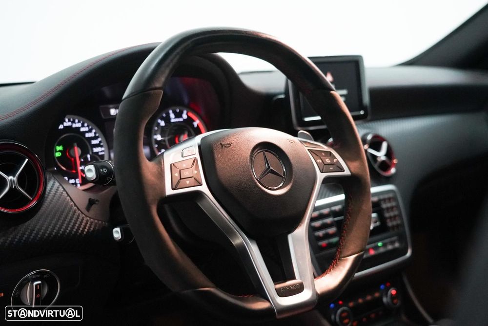 Mercedes-Benz A 45 AMG 4-Matic - 10