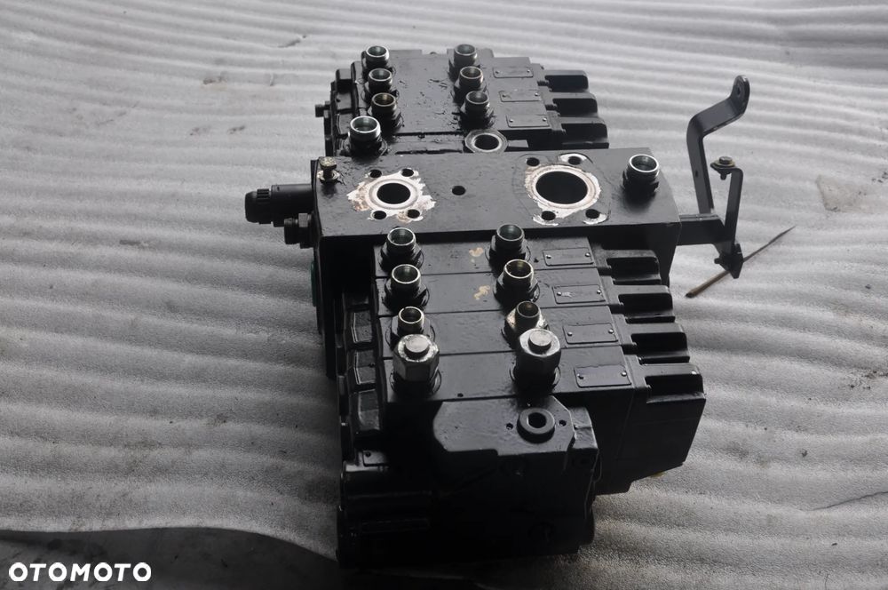 Rozdzielacz Hydrauliczny Deutz Fahr 9340 TTV  Rexroth R917007116 - 3