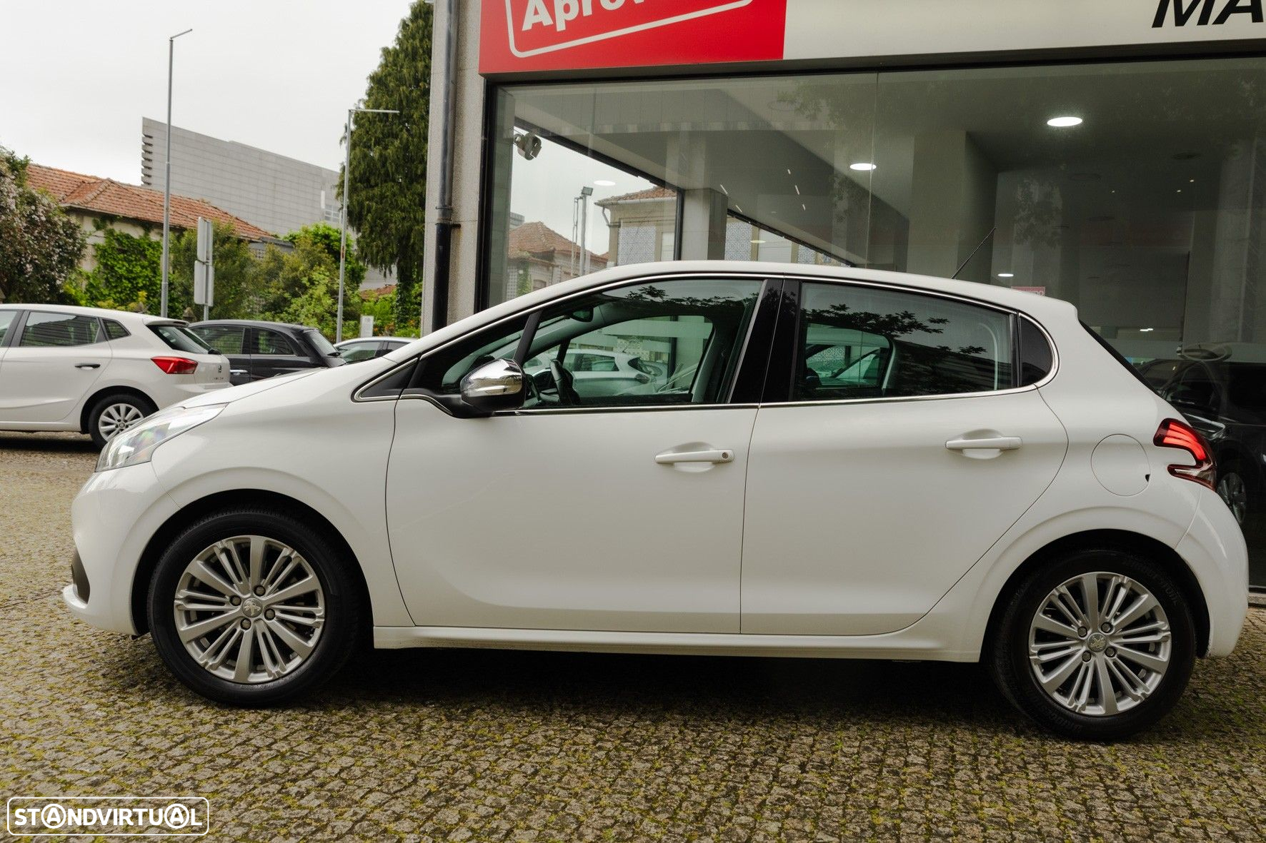 Peugeot 208 1.2 PureTech Allure - 2