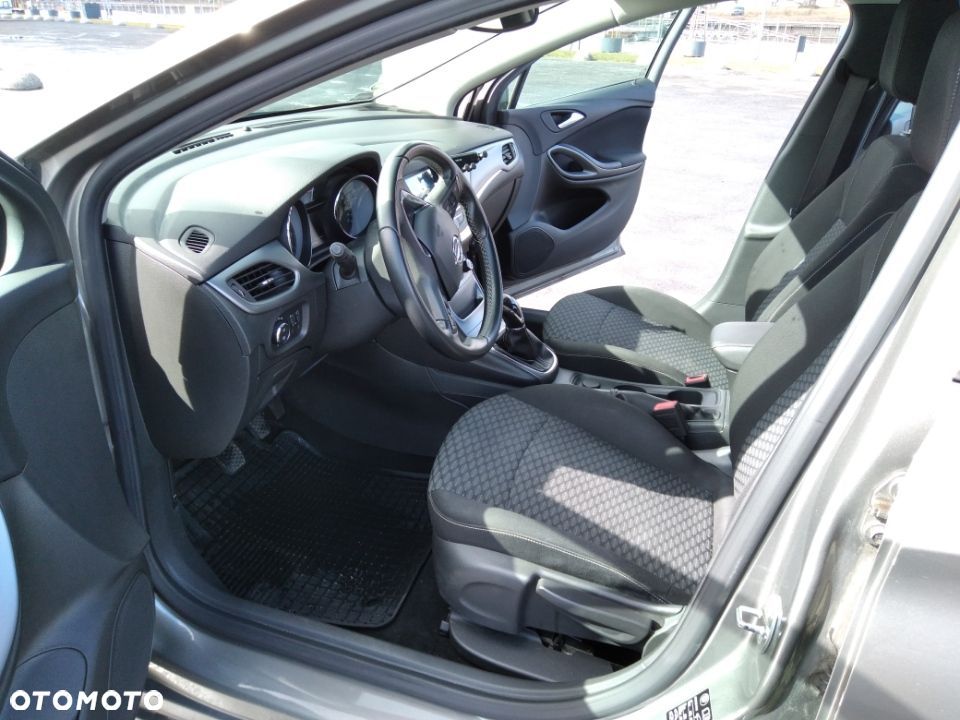 Opel Astra 1.4 T Dynamic - 9