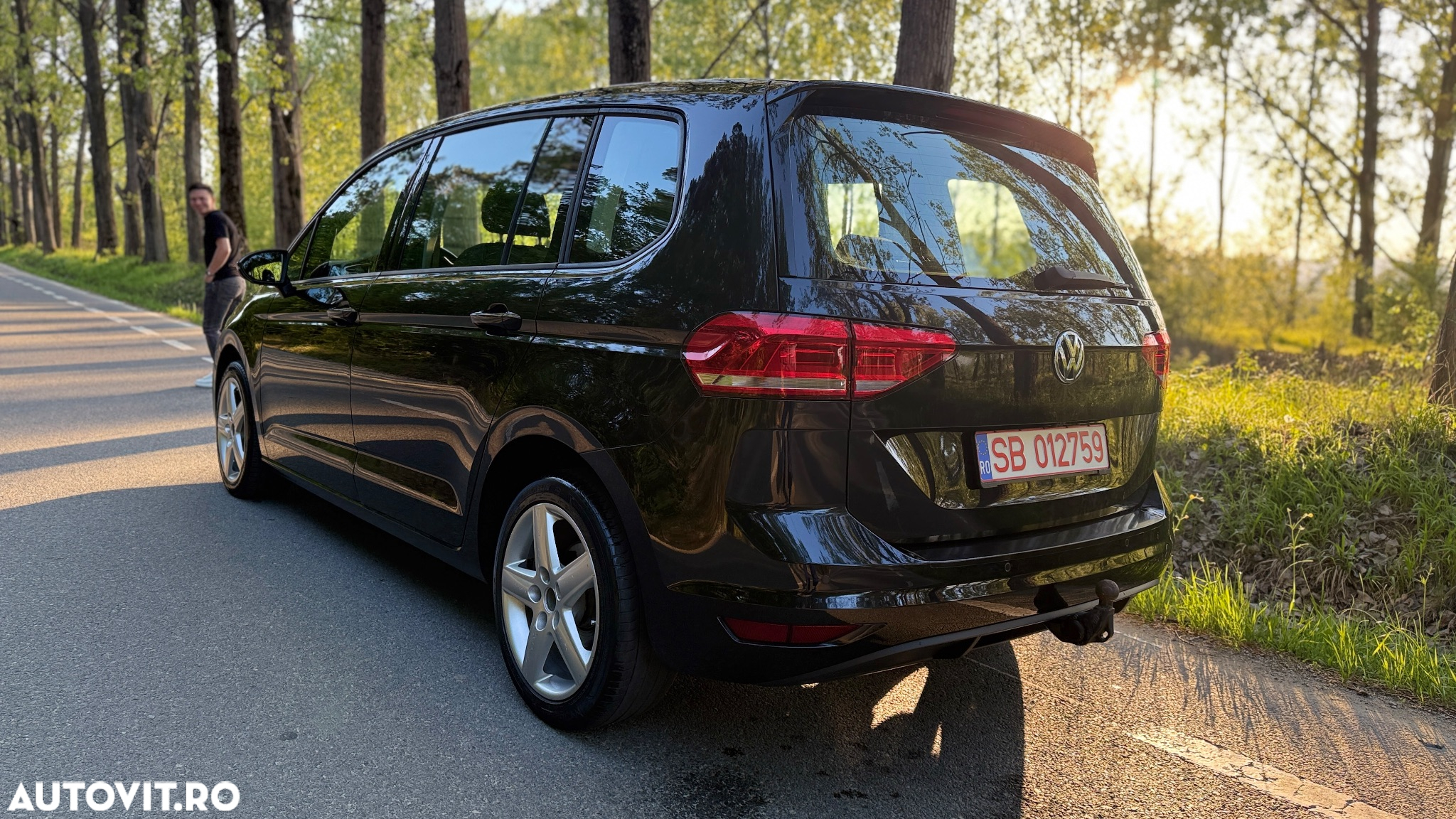 Volkswagen Touran 1.6 TDI DSG Comfortline - 3