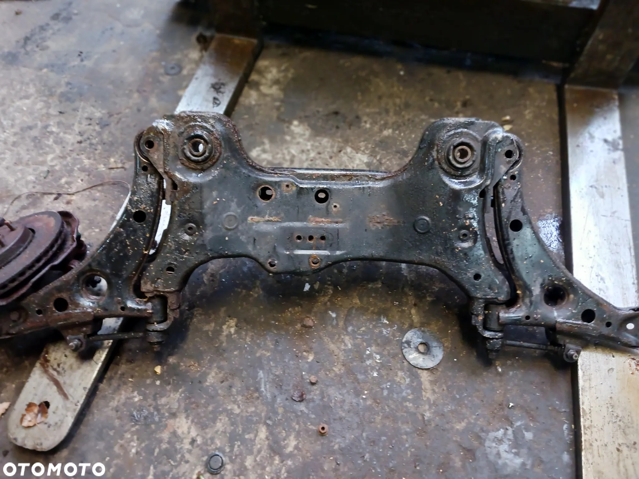 Wózek belka silnika sanki kołyska toyota t22 2,0d4d - 2
