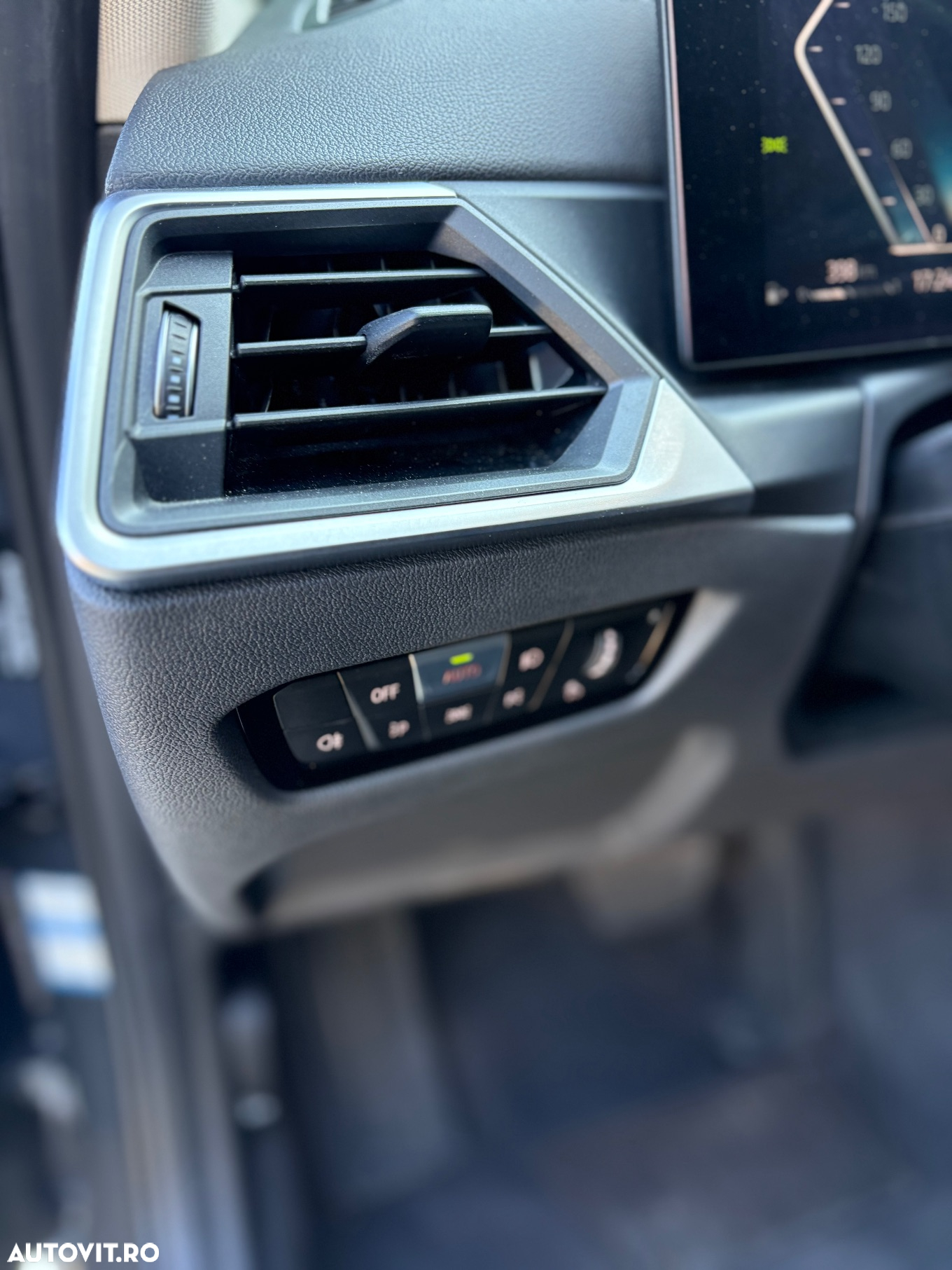 BMW Seria 3 318d Touring Aut. Sport Line - 38
