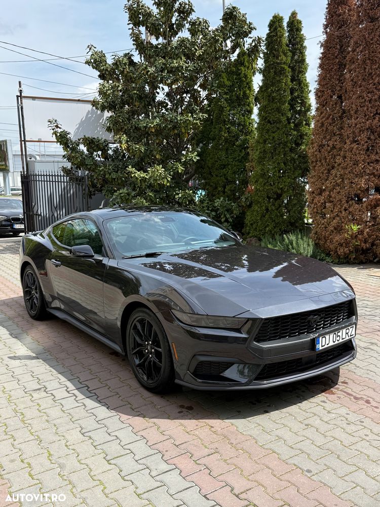 Ford Mustang 2.3 Eco Boost Aut. - 2