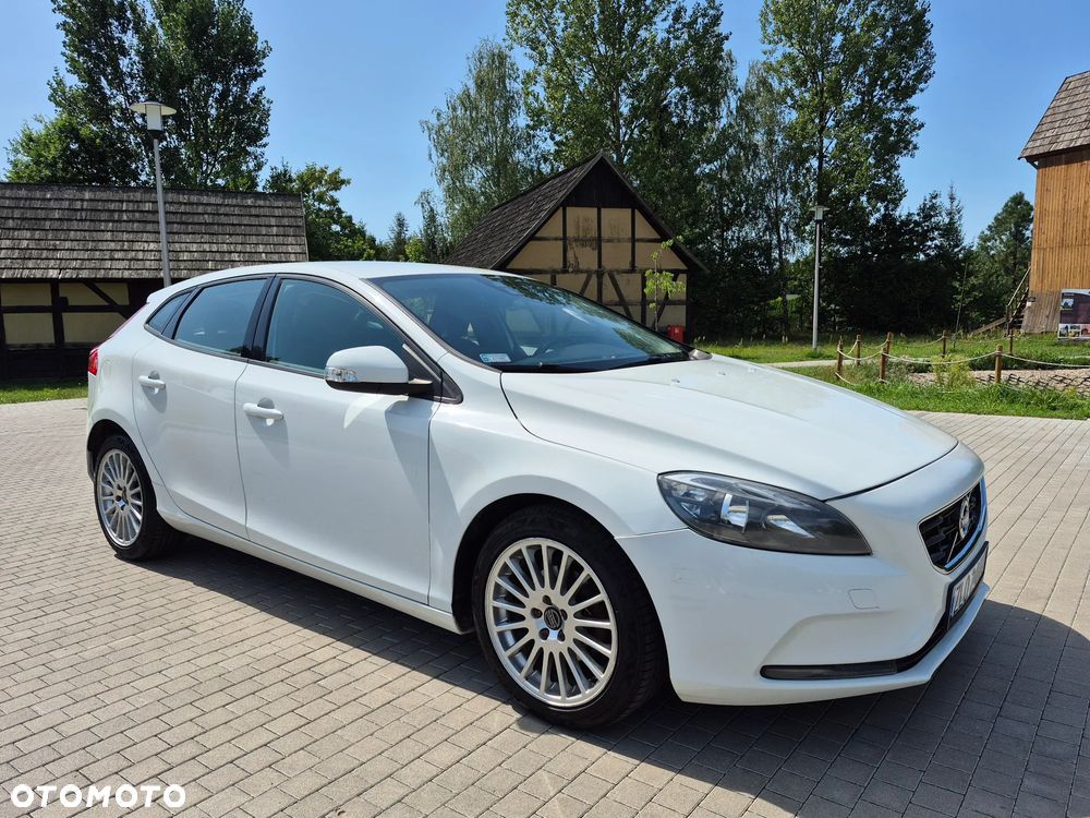 Volvo V40 D2 Momentum - 2