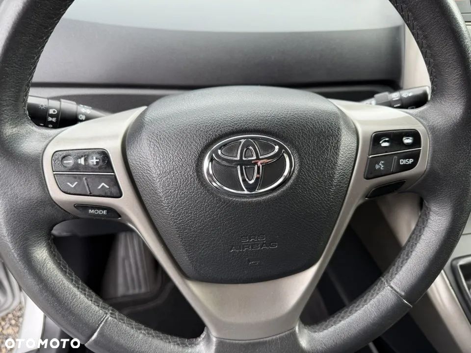 Toyota Verso 1.8 Premium 7os - 21